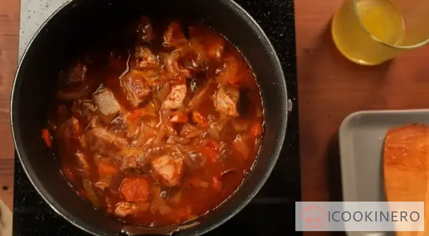 Pork goulash with gravy