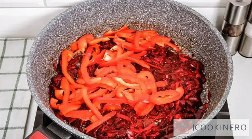 Borscht with tomatoes and peppers