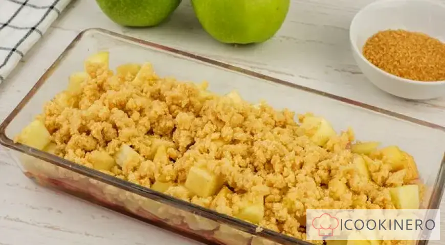 Apfel-Erdbeer-Crumble