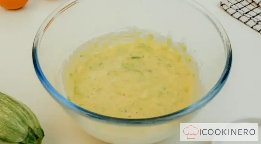 Zucchini-Puffer mit Knoblauch