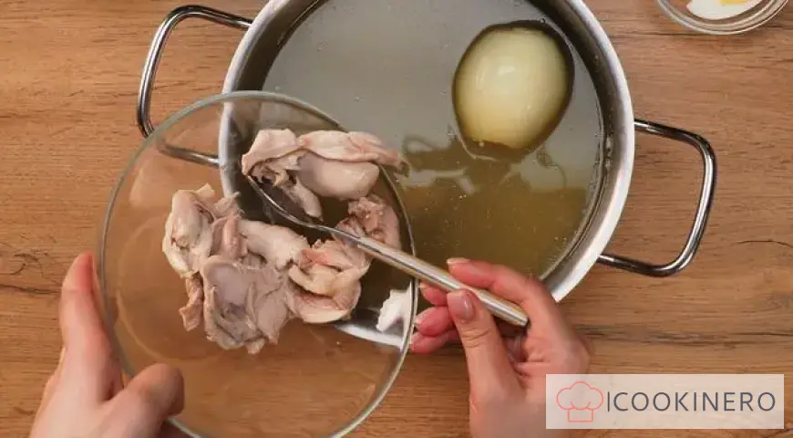 Chicken broth with egg