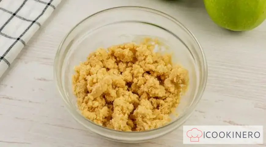 Apfel-Erdbeer-Crumble