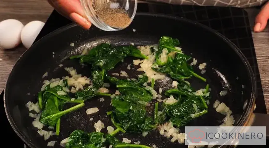 Scrambled eggs with spinach