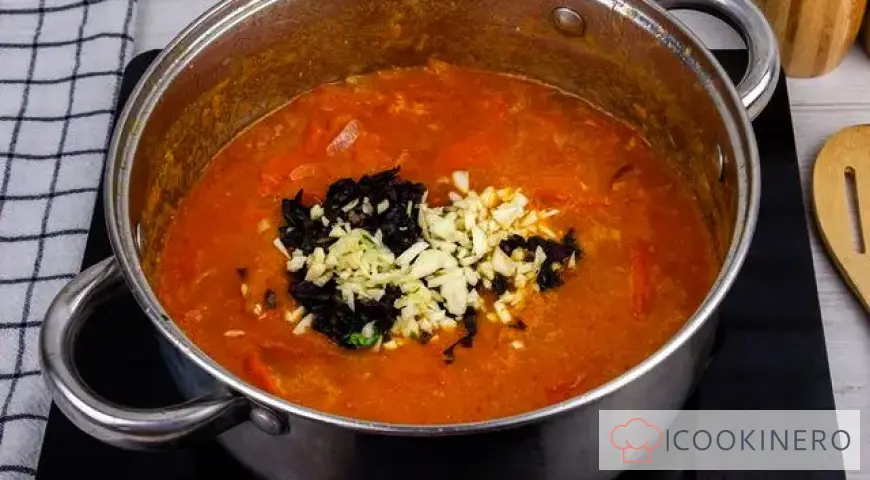 Tomato puree soup with feta cheese
