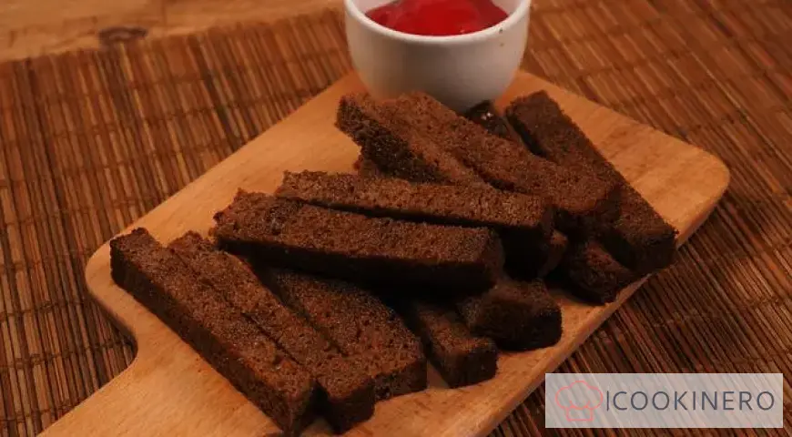 Fette biscottate al forno di pane nero