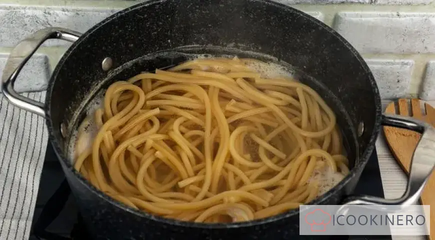 Pasta with shrimps
