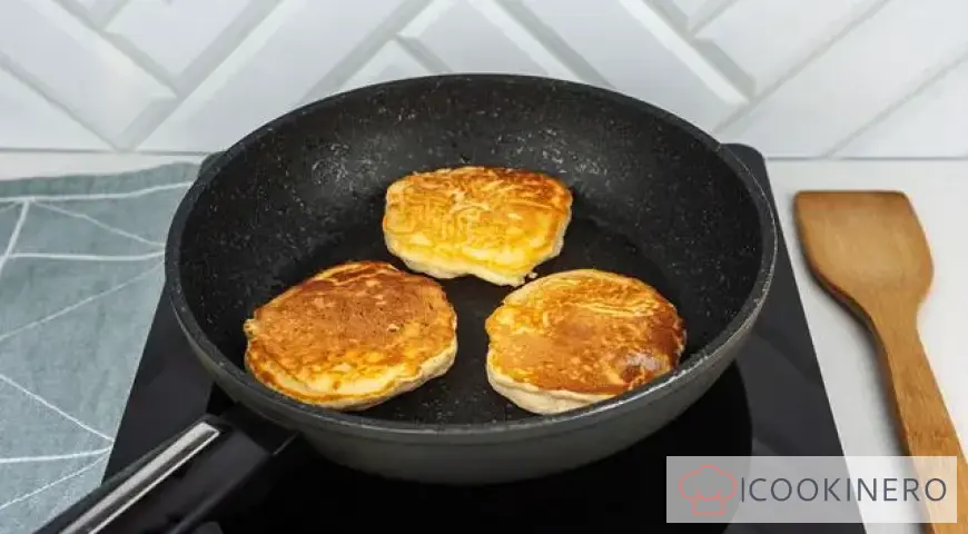 Pancakes on kefir without yeast