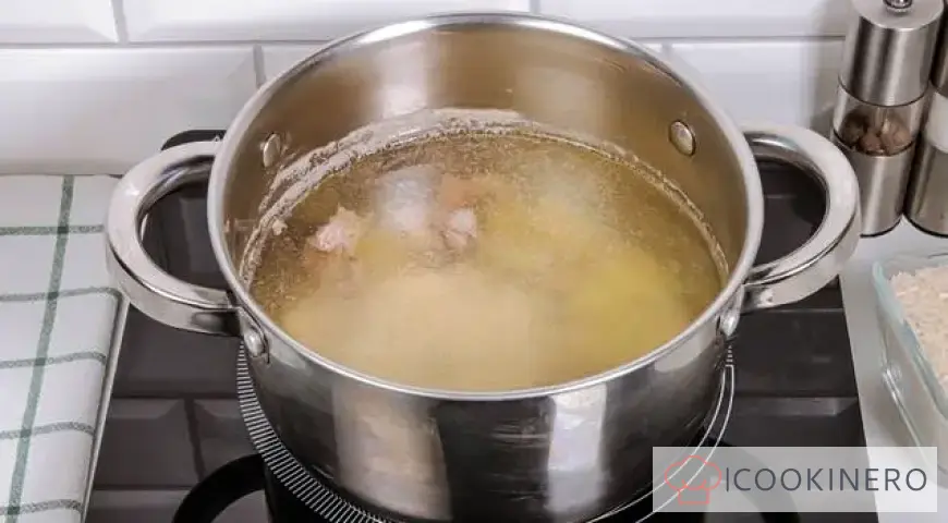Zuppa di sottaceti con cavolo