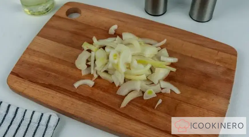 Sauerkraut soup with chicken