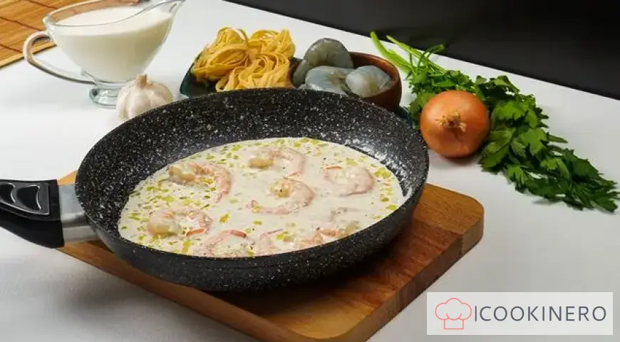Quick Pasta with Shrimp in Creamy Garlic Sauce
