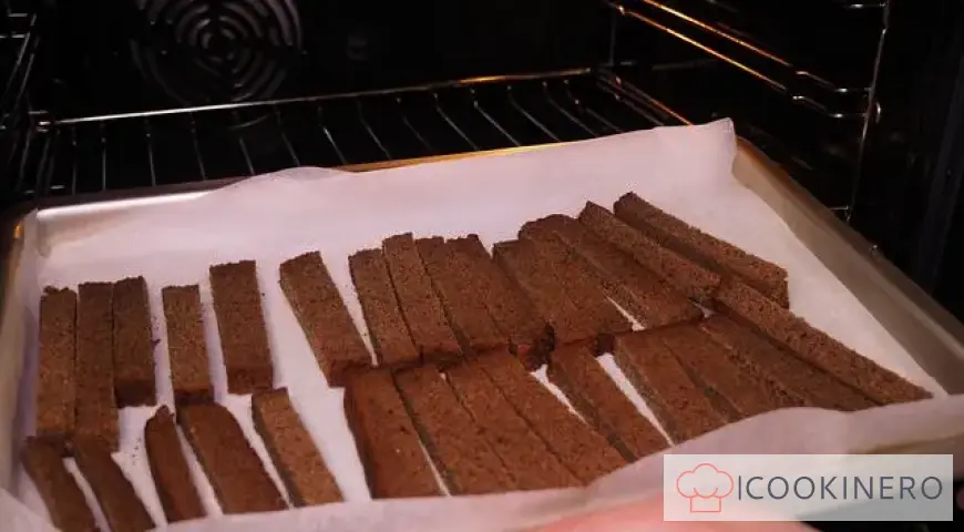 Rusks in the oven from black bread