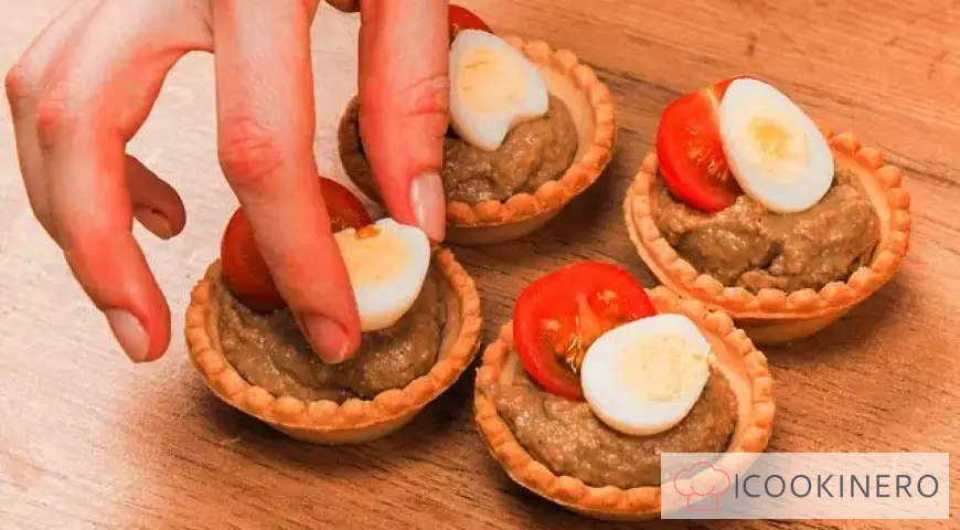 Tartlets with pate