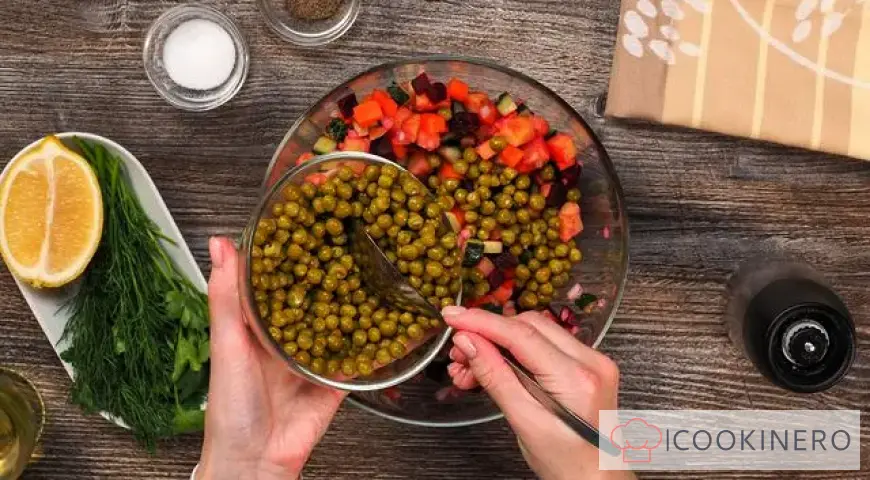 Vinaigrette with fresh cucumber