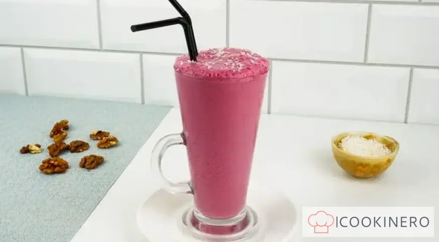 Milkshake con ciliegie, gelato e miele