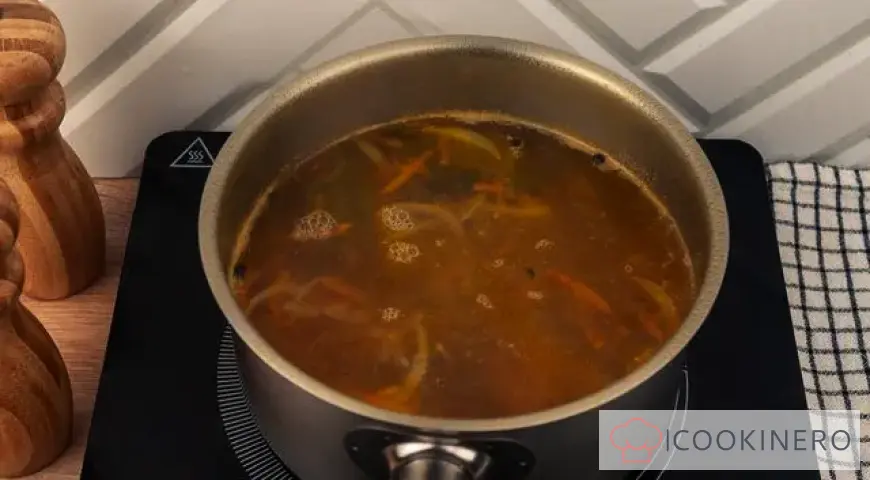 Zuppa di piselli in scatola