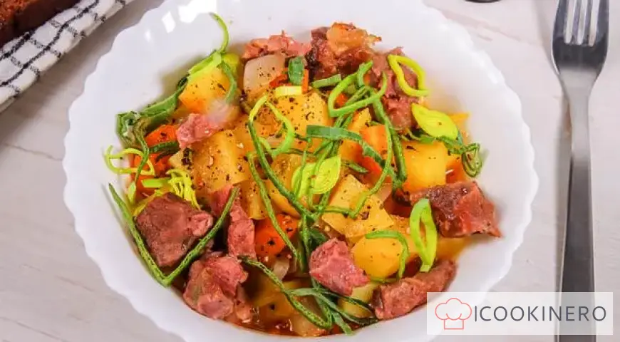 Baked vegetables with beef