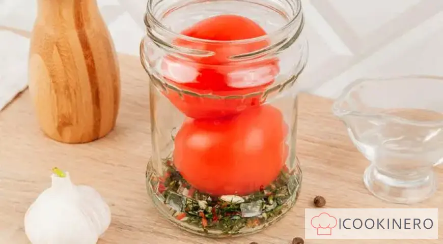 Cold pickling of tomatoes