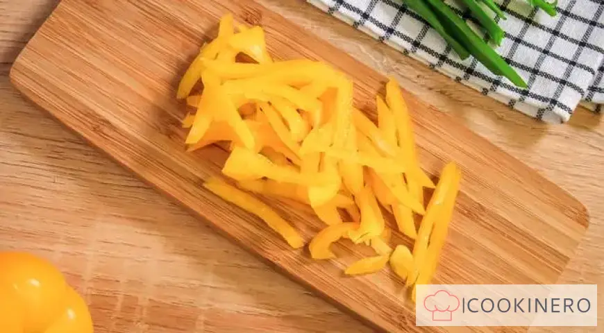 Salad with corn and ham