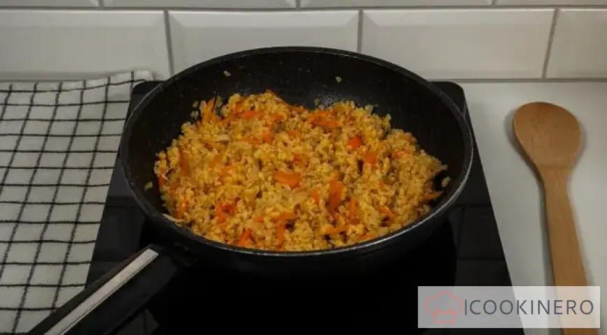 Bulgur with onions and carrots