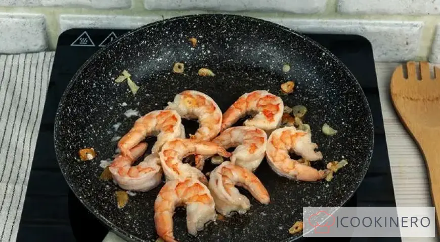 Pasta with shrimps
