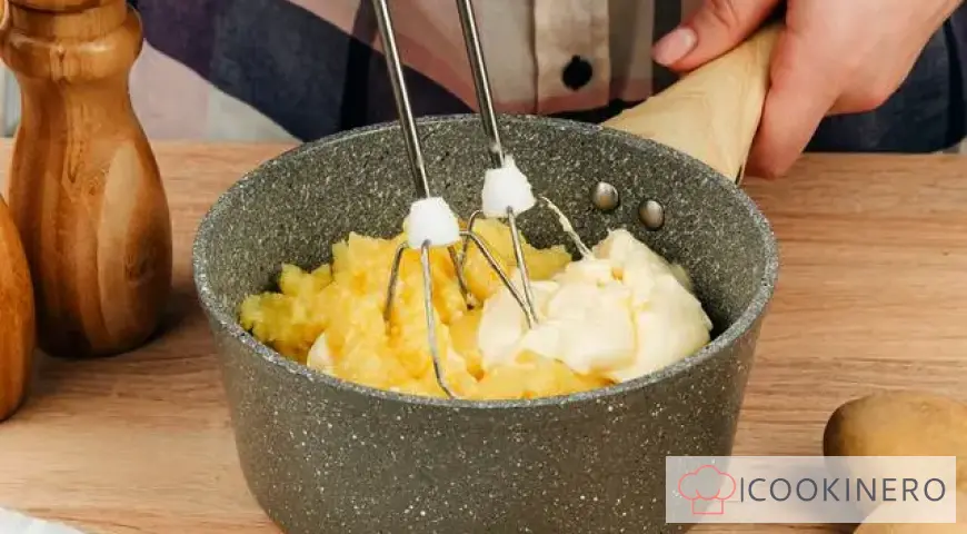 Mashed potatoes with butter