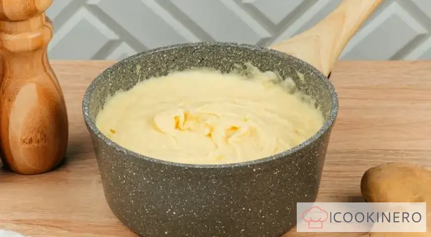 Mashed potatoes with butter