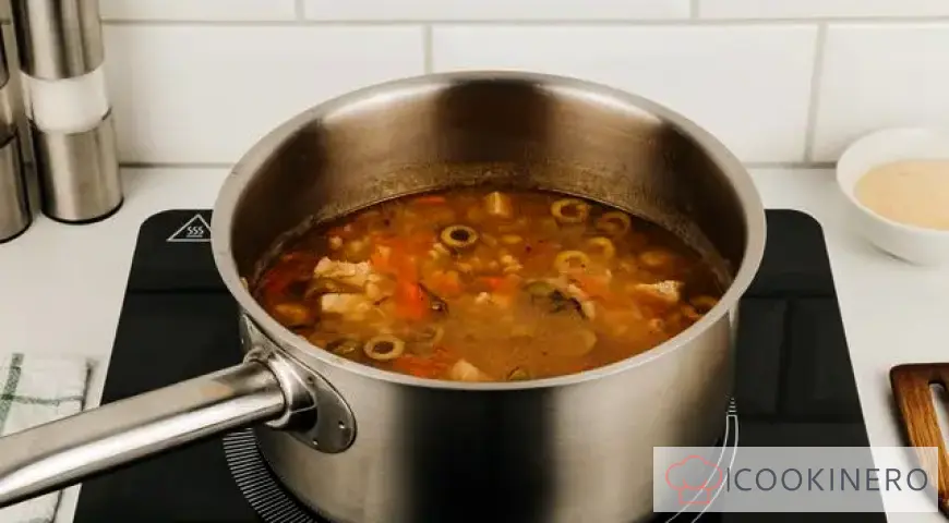 Soupe de cornichons aux olives