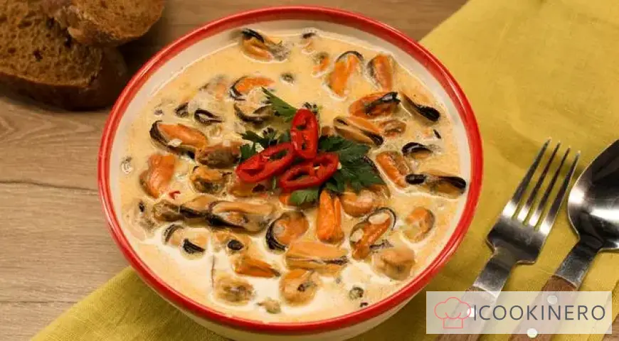 Mussels in creamy garlic sauce
