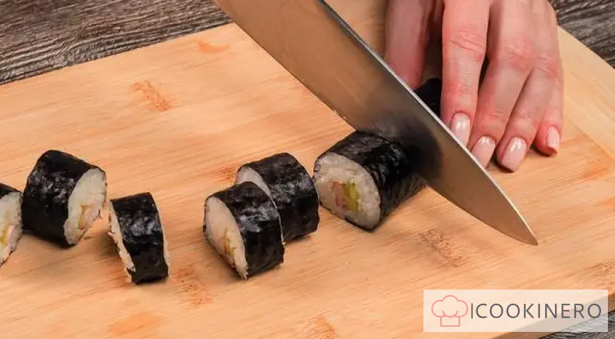 Involtini fatti in casa con bastoncini di granchio