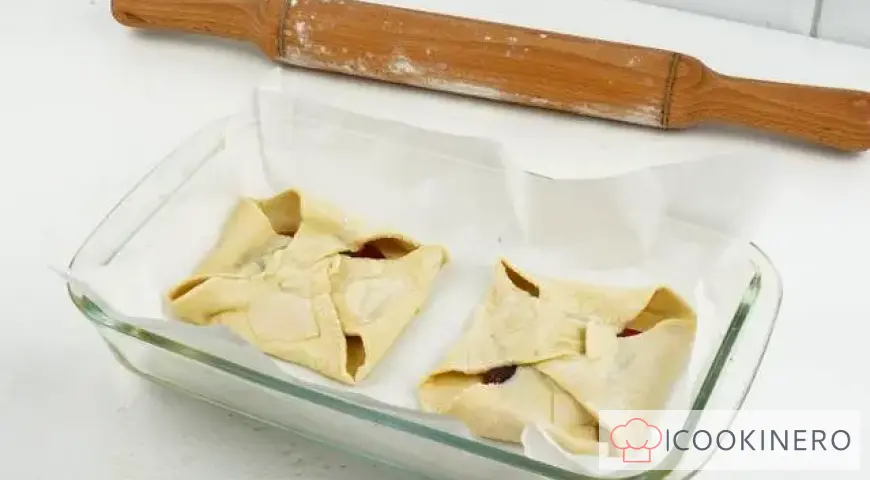 Strawberry Jam Puffs