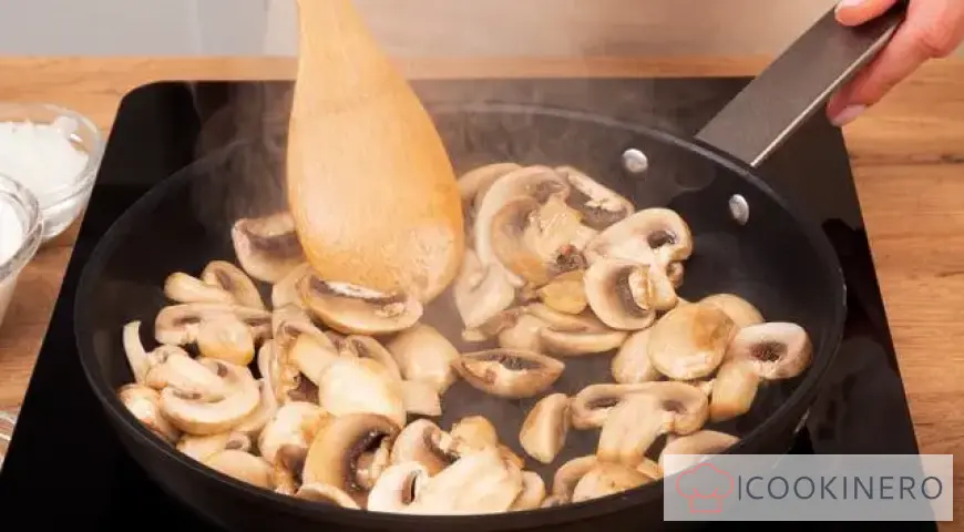 Funghi prataioli in panna acida