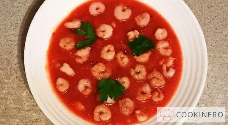 Gazpacho aromático con gambas