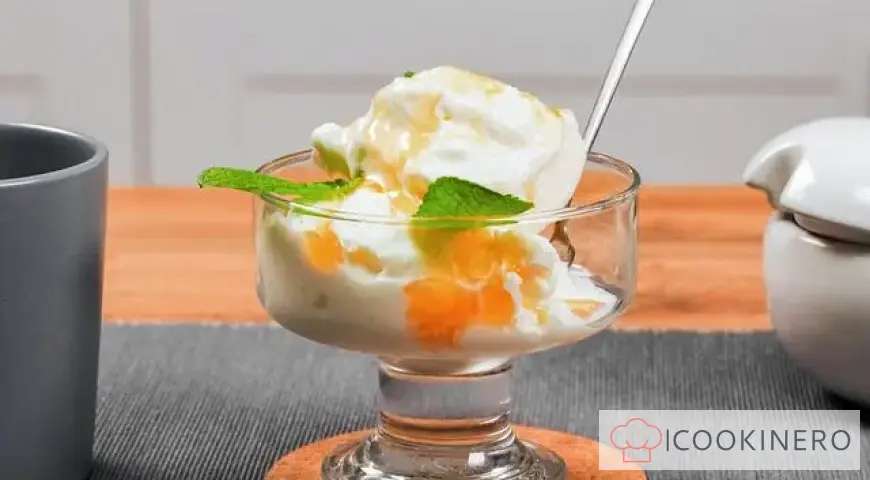 Helado en una heladera