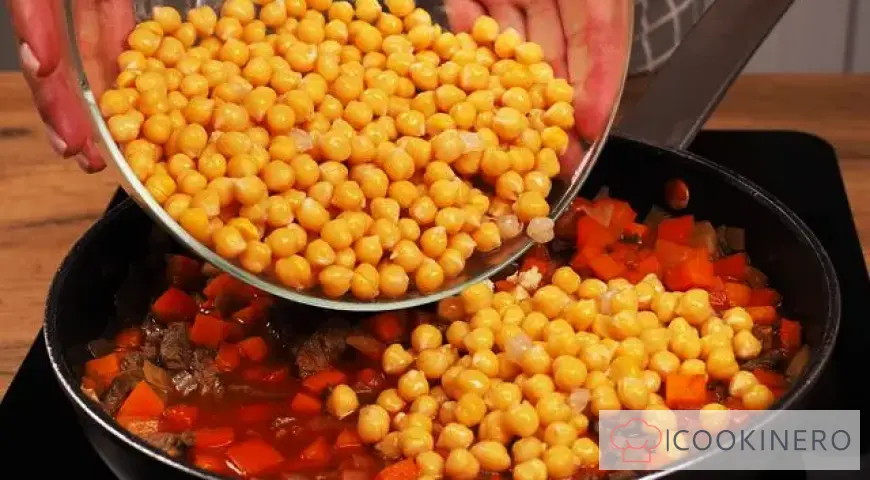 Chickpeas with meat