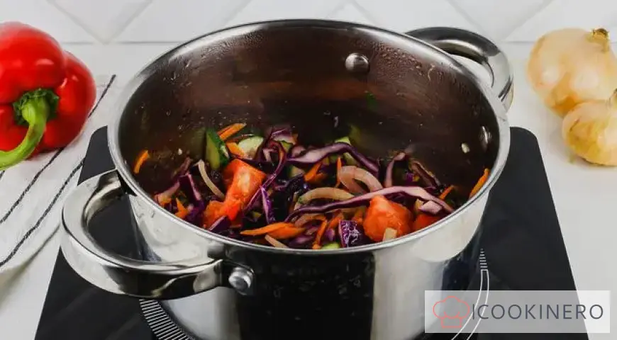 Cucumber and Cabbage Salad for the Winter