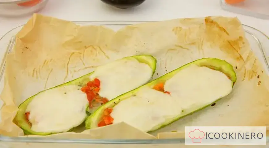 Baked zucchini with tomatoes and herbs