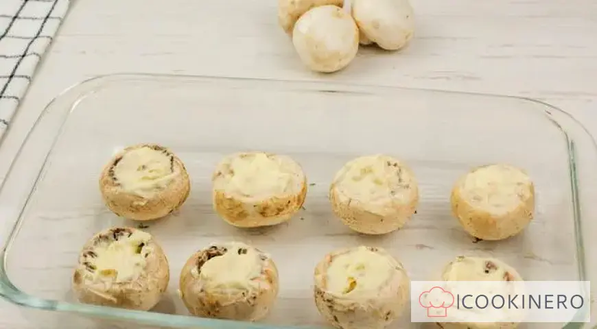 Funghi prataioli con pollo e pancetta