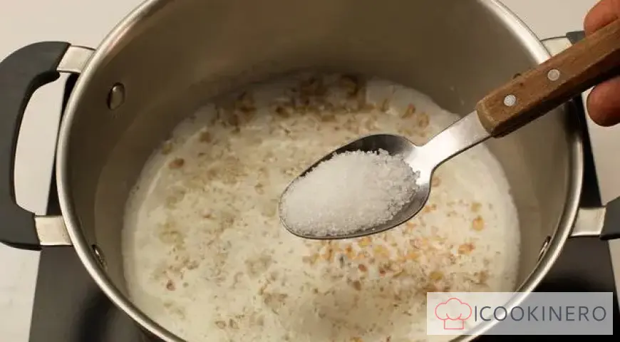 Oatmeal with banana and chocolate