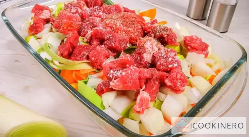 Baked vegetables with beef