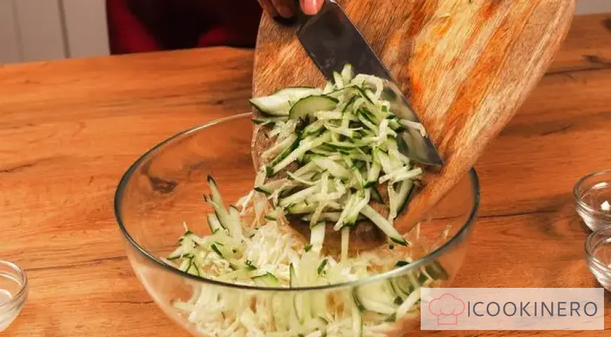 Funchoza with cabbage
