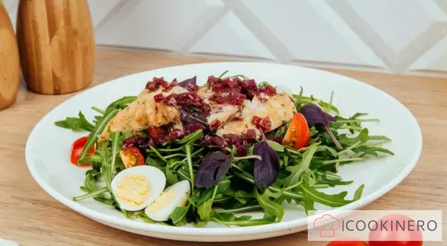 Insalata di pollo in salsa di vino
