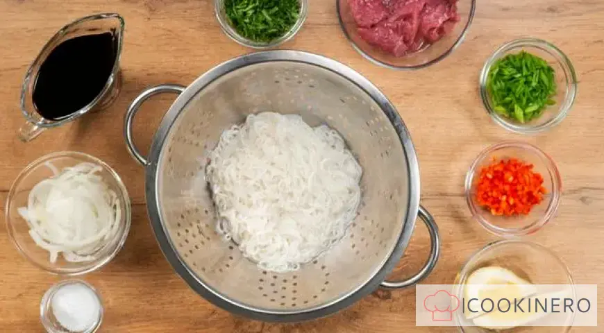 Vietnamese Pho Bo Soup