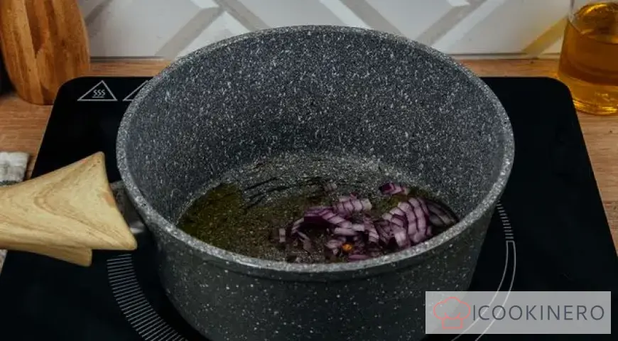 Insalata di pollo in salsa di vino
