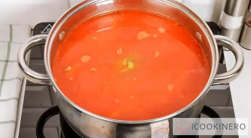 Tomaten-Rassolnik