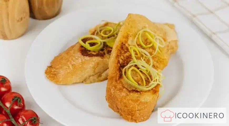 French toast con uovo e latte in padella