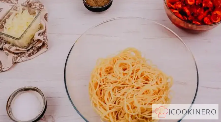 Pasta with sausages in tomato sauce