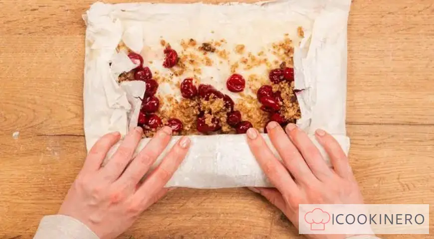 Strudel di pasta fillo con ciliegie