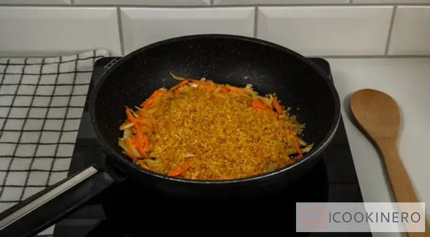 Bulgur with onions and carrots