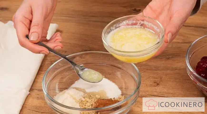 Strudel di pasta fillo con ciliegie