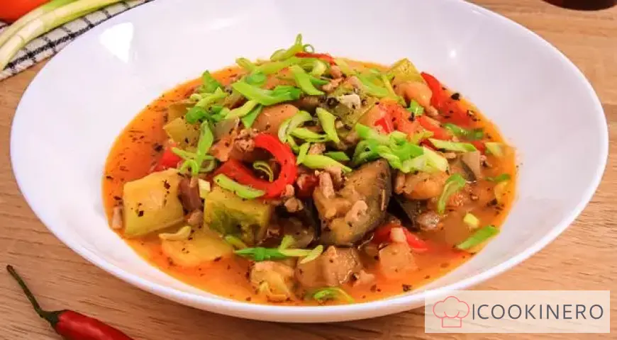 Gemüseeintopf mit Hackfleisch